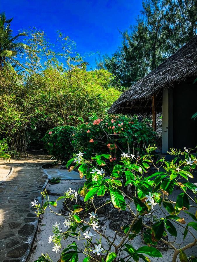 Mbuyu Lodge วาตามู ภายนอก รูปภาพ