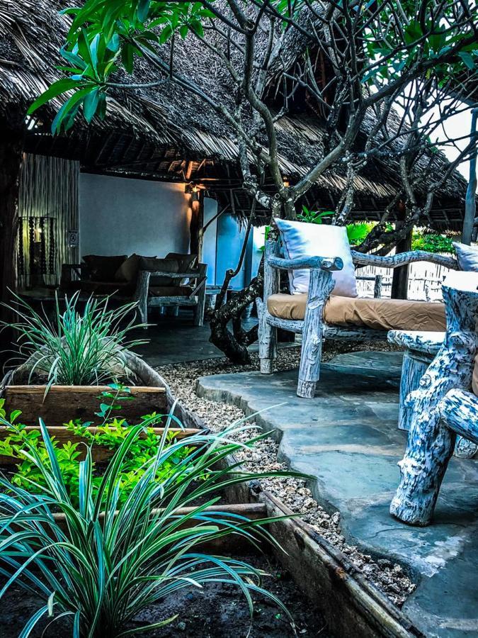 Mbuyu Lodge วาตามู ภายนอก รูปภาพ