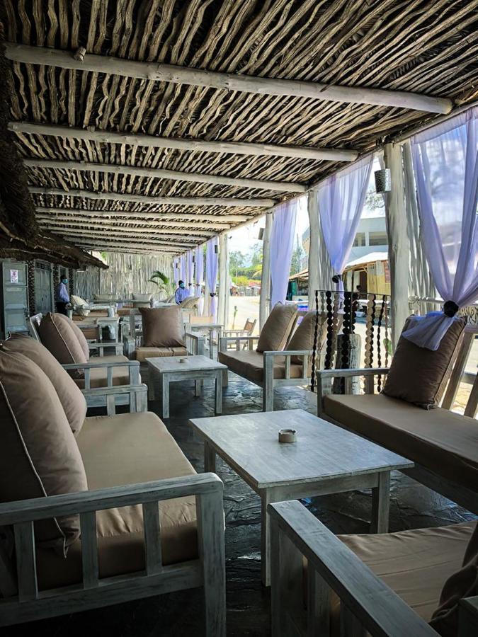 Mbuyu Lodge วาตามู ภายนอก รูปภาพ