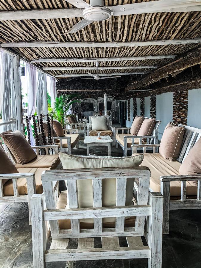 Mbuyu Lodge วาตามู ภายนอก รูปภาพ